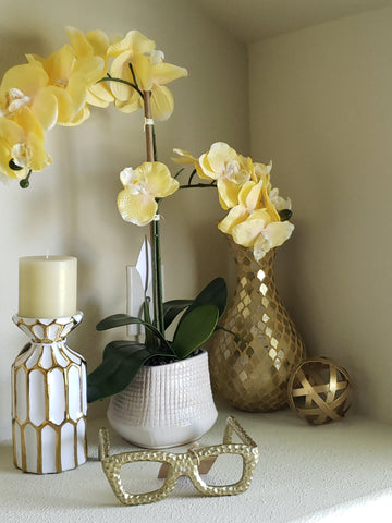 Gold scaled patterned vase