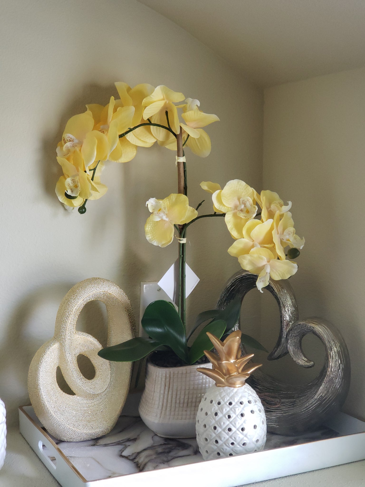 White ceramic pineapple with gold leaves 8 inches